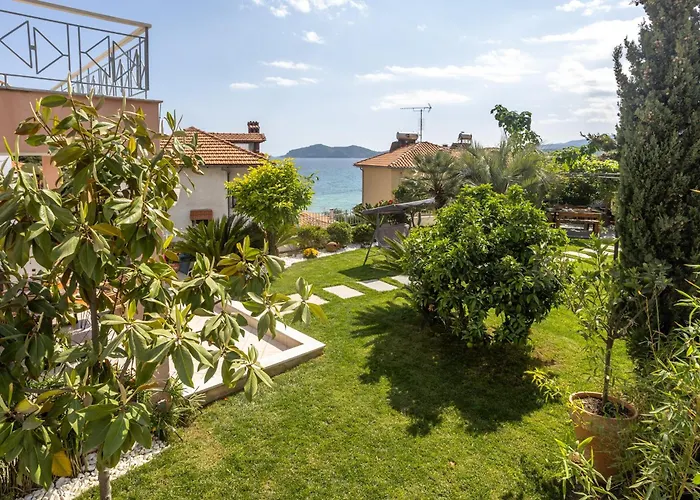 Seaside Palio Villa PalaiónTsiflíkion